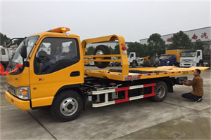 怀化哪里有拖车服务